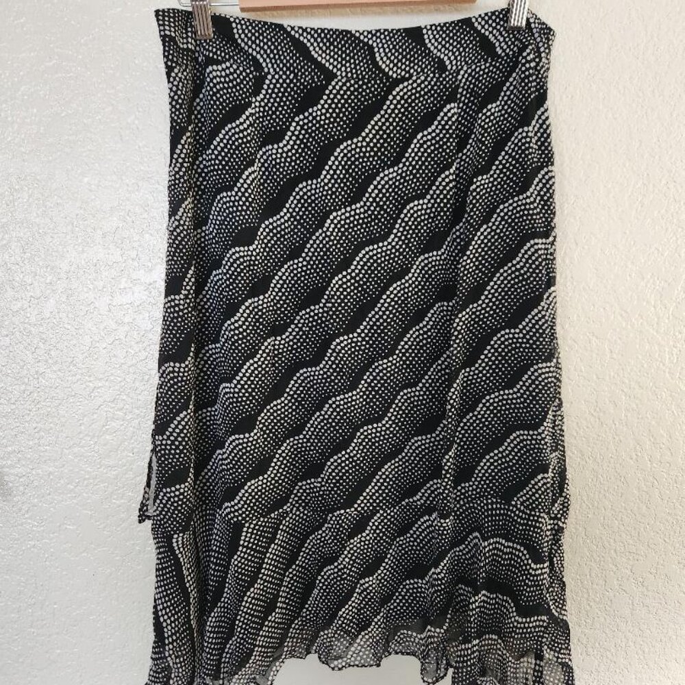 Style and Co women Skirt Black and White Size 12 with side zipper